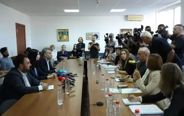 Скандалът със Светослав Костов показа, че властта предпочита да употребява обществените медии в свой интерес, а не обществен.