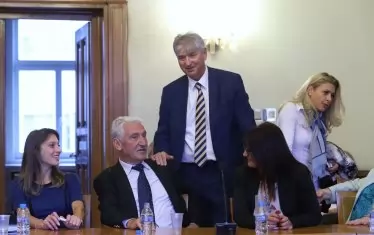  ДПС знаково отсъстваше от заседанието.