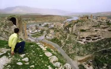 Хасанкейф има хиляди пещери, църкви и гробници отпреди хиляди години. 