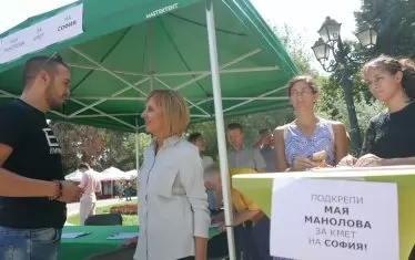  Мая Манолова ще трябва тотално да пренапише биографията си, ако иска да се приема като граждански кандидат за кмет.