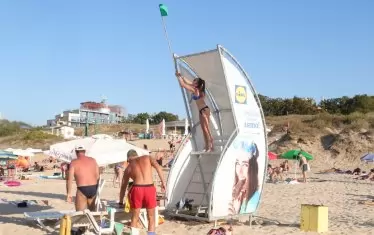 Служебният кабинет отмени по-строгите изисквания за плажовете това лято