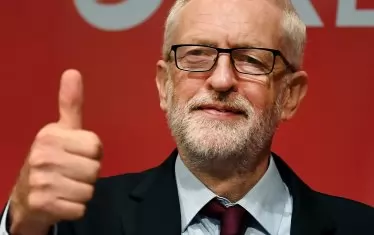 Джеръми Корбин: 
"Джонсън трябва да преразгледа позицията си и да подаде оставка".