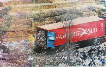  Съпредседателят на "Зелено движение" Владислав Пенев твърди, че снимката показва как камион разтоварва боклуци в ТЕЦ "Брикел".