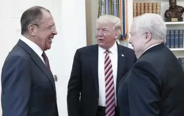 САЩ са изтеглили спешно топ шпионин от Русия през 2017 г.