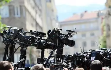  За втори път в рамките на месец чужди издания отбелязват, че управляващите в България затрудняват работата на критичните журналисти. 