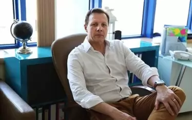 Д-р Пачеджиев се оправдава с дружеството, собственик на ТБКЦБ. Но българската фирма е страна по договорите за стволовите клетки и отговаря за изпълнението им.