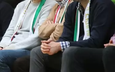 Между двама бивши национали от по-близкото минало - Стефан Георгиев - Торо (вляво) и Бойко Младенов