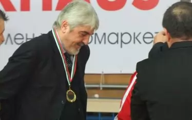 По време на награждаване със златни медали като треньор на женския "ЛУКойл Нефтохимик".