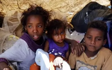  Над 4 г. Йемен е разкъсван от гражданска война, в която Саудитска Арабия участва на страната на правителството срещу бунтовниците хути, подкрепяни от Иран. Конфликтът предизвика най-жестоката хуманитарна катастрофа.