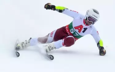 През миналия сезон Алберт Попов имаше шанс да се състезава пред родна публика в Банско. През този пиринският курорт ще бъде домакин само на стартове при дамите.