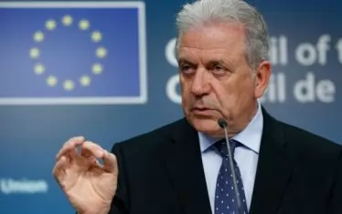  Димитрис Аврамопулос