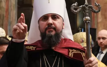 Киевският митрополит Епифаний, предстоятел на Православна църква на Украйна:

"Благодаря на моя брат в Христа, председателя на Светия Синод на Гръцката църква, Негово Блаженство Атинския и на цяла Гърция архиепископ Йероним, и на всички йерарси, които по време на заседанието на Светия Синод на Йерархията подкрепиха позицията и последваха каноническите и исторически решения на Вселенската патриаршия, откривайки пътя към пълноценните взаимоотношения между нашите две поместни автокефални църкви на всички равнища", каза митрополит Епифаний и добави: Гърция и Украйна, нашите два народа, са свързани със светли страници на история, приятелство и сътрудничество. Възстановяването на пълното евхаристийно единство и официални връзки между поместните църкви на Гърция и Украйна е още една страница, която ще остане завинаги в тяхната история и сърца!" 