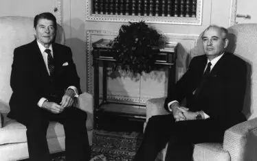 Горбачов изпратил писма до президентите на Русия и Франция
