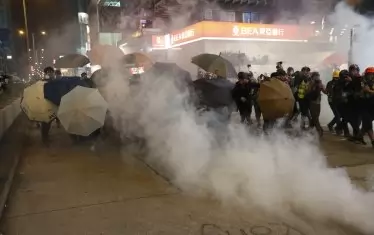 Продемократичните демонстранти в Хонконг се оказаха изключително комбинативни и често измислят нови начини, за да изразят недоволството си.