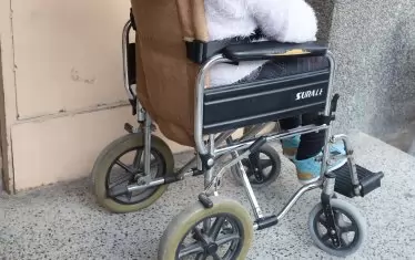 Липсата на изградена система от социални услуги не е причина да се бави новият закон. "Все едно да кажем децата да не ходят на училище, докато не оправим образователната система", казват граждански организации



