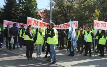  Протест пред парламента от 2019 г. срещу монопола върху горивата. "ЛУКойл България" отстъпи една част от позициите на пазара. 