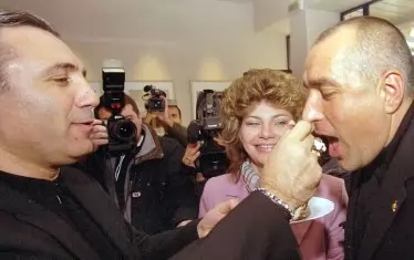 Декември 2004, сладкарница "Неделя" 