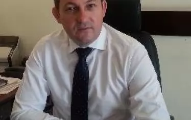 "Разбираме умората на гръцкото общество, но гърците никога не са обръщали гръб на хуманността", заяви правителственият говорител Стелиос Пецас.