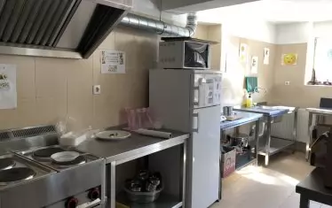 Учениците в Самоковската гимназия по туризъм имат модерно оборудвана кухня, в която могат да практикуват.