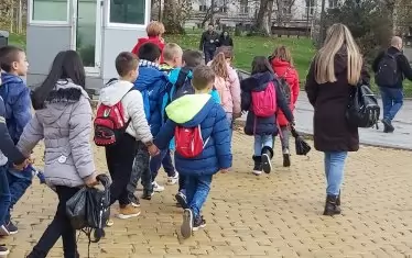 Т.нар. "учене чрез преживяване" е сред силно препоръчваните методи за привличане на учениците към ученето.