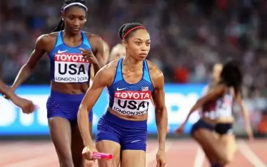 На 28 ноември 2018 г. 12-кратната световна шампионка Алисън Филикс роди дъщеря си, а в началото на 2019-а дойдоха проблемите с нейния спонсор - "Найки". Спортният гигант я притисна да се върне на пистата възможно най-рано, заплашвайки я с орязване на финансирането със 70%. Филикс поде кампания срещу фирмата, управлявана изцяло от мъже, обвинявайки я в незачитане на майчинските ѝ права. В резултат договорът ѝ бе прекратен.