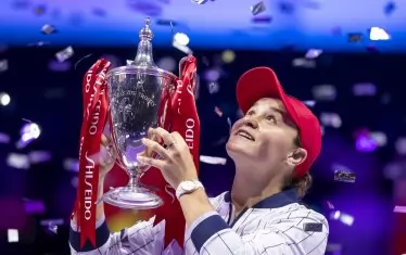 Шампионката в първото издание на Финалите на WTA в Шънджън Ашли Барти получи чек за $4,42 млн. - най-голямото еднократно възнаграждение в тениса за всички времена.