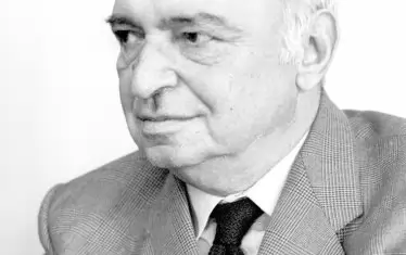 Павел Вежинов