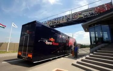 Транспортът и логистиката на отборите ще са най-големите предизвикателства пред Формула 1 в битката за заличаване на въглеродните емисии.