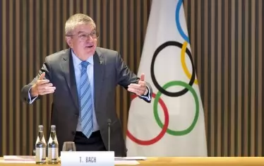 Президентът на МОК Томас Бах е бивш олимпиец по фехтовка.
