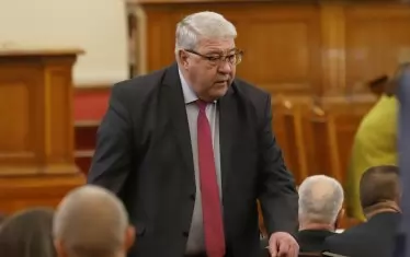 Бях провокиран, но съжалявам, извини се Спас Гърневски.