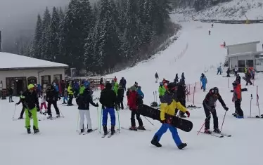 Моторна шейна блъсна дете на писта в Банско