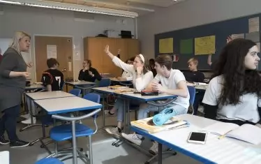 Възпитаниците на Валентина Ютто анализират проблемите, свързани с фалшивите новини около евроизборите през есента.  