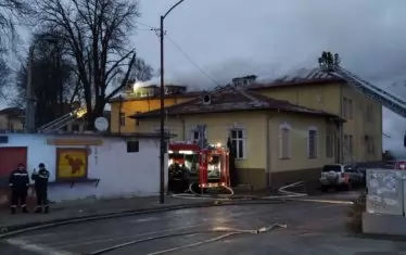  На разсъмване огънят вече бе овладян.
