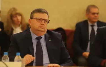 И пред депутатите Цацаров обеща много, но колкото и да изпълни, отговорност няма да му бъде потърсена.