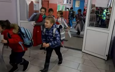 Ученето на 1 смяна намалява агресията между децата и подобрява атмосферата в училище.