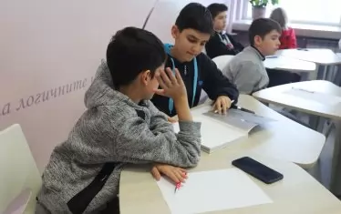 МОН предлага 12 дни почивка за учениците по Коледа