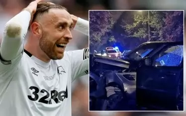 Капитанът на "Дарби Каунти" Ричард Киоу беше увлонен от клуба, след като участва активно в запой, завършил с автомобилна катастрофа.