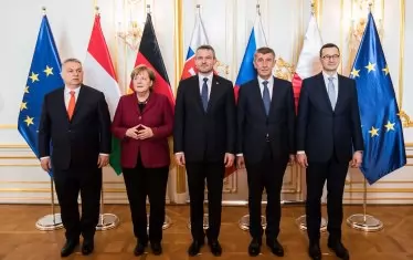 Меркел на среща с лидерите на Вишеградската четворка.