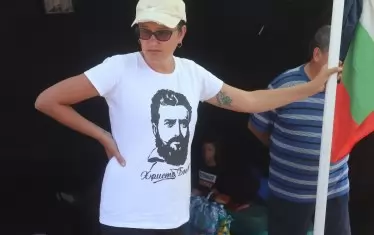  Цонка иска децата й да останат в България.