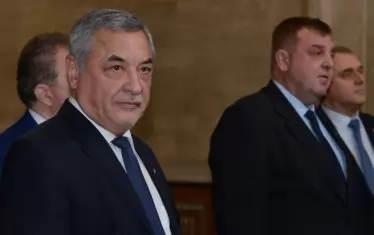 Разделените Симеонов и Каракачанов отново ги тегли към обща коалиция