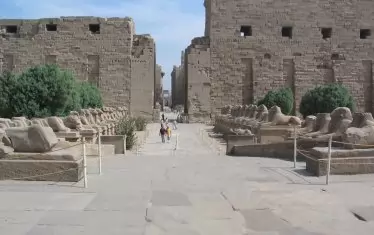  Храмовият комплекс в Карнак, където е служил Несямун. 