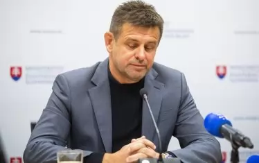 Словашки министър подаде оставка след кръчмарско сбиване снощи