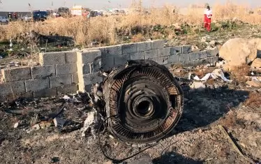 Ирански пътнически самолет се запали във въздуха