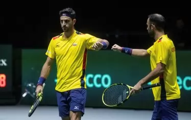 Роберт Фара (вляво) и Хуан Себастиан Кабал (вдясно) за последно сформираха двойка като част от националния отбор на Колумбия за финалите на Купа "Дейвис" в Мадрид през ноември.