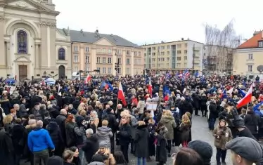 Маршът на тогите в Полша: Защитете нас, за да можем ние да защитим вас