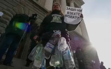  Простест на перничани пред Министерския съвет. 