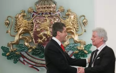 През декември 2010 г. Валентин Михов бе удостоен с орден "Стара планина" II степен от президента Георги Първанов.