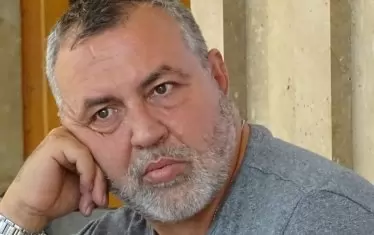 “Тенденцията показва, че младите театрали, тези, които сега завършват или са завършили, както им е динамичен животът, така динамично постъпват и в театъра. Повечето от тях не желаят да бъдат на трудови договори, а да бъдат свободни творци и да участват в проекти", коментира шефът на САБ Христо Мутафчиев.
