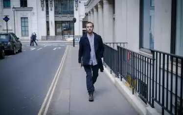 Това е четвъртата главна роля на поп звездата Руши в българското кино. 