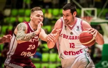  Александър Янев